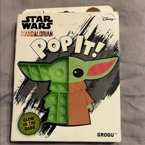 Star Wars Mandalorian Grogu Green Pop It